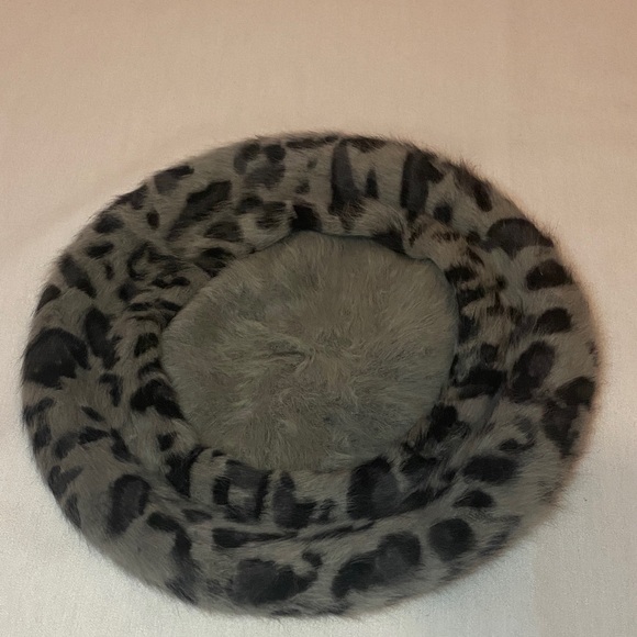 Parkhurst Gray and Black Animal Print Beret - Picture 5 of 6